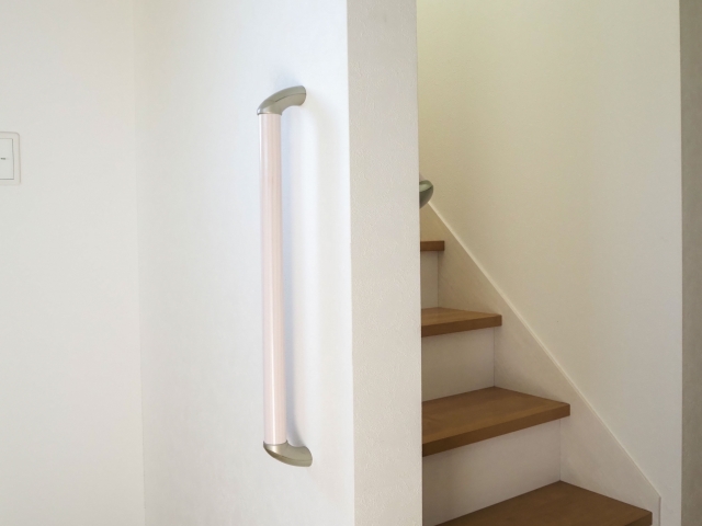 玄関の手すり設置リフォーム 宇治市の工務店スタッツリビングカンパニー